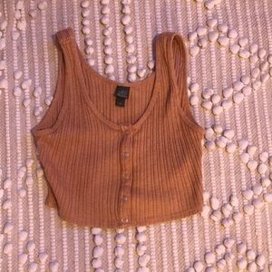 orange crop top cute!